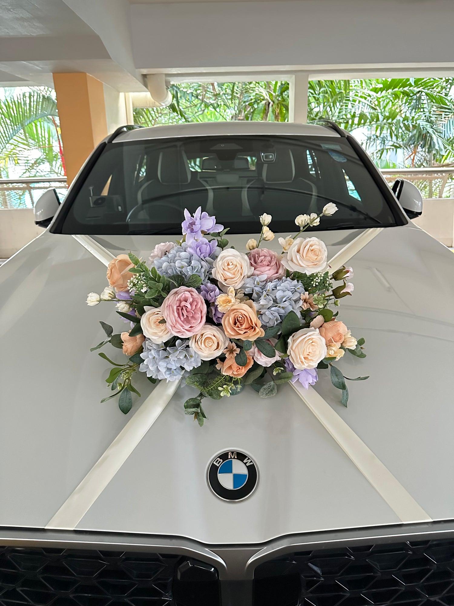 Pastels colourful bridal car flower deco BMW