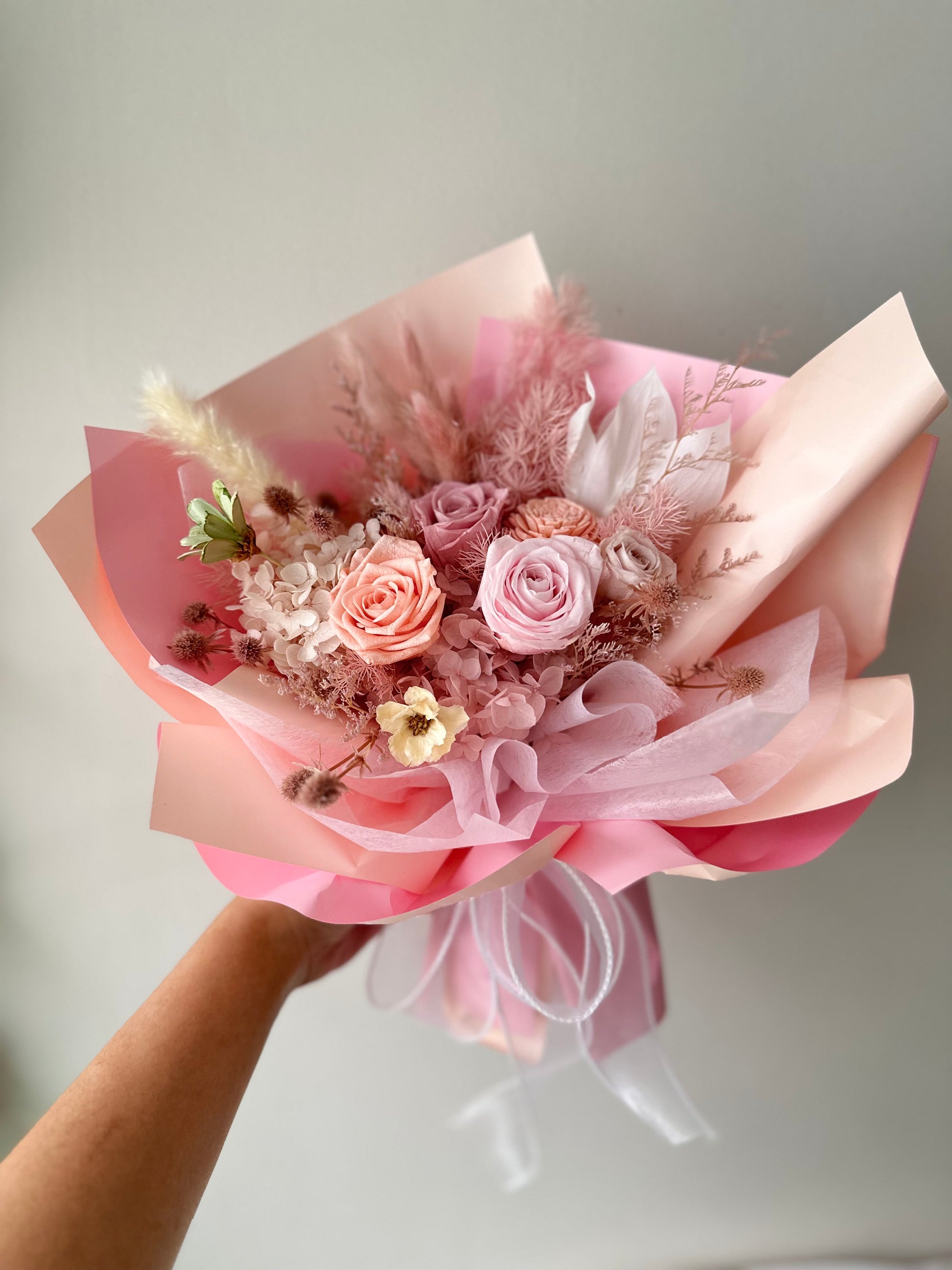 Valentine’s Day pink rose bouquet