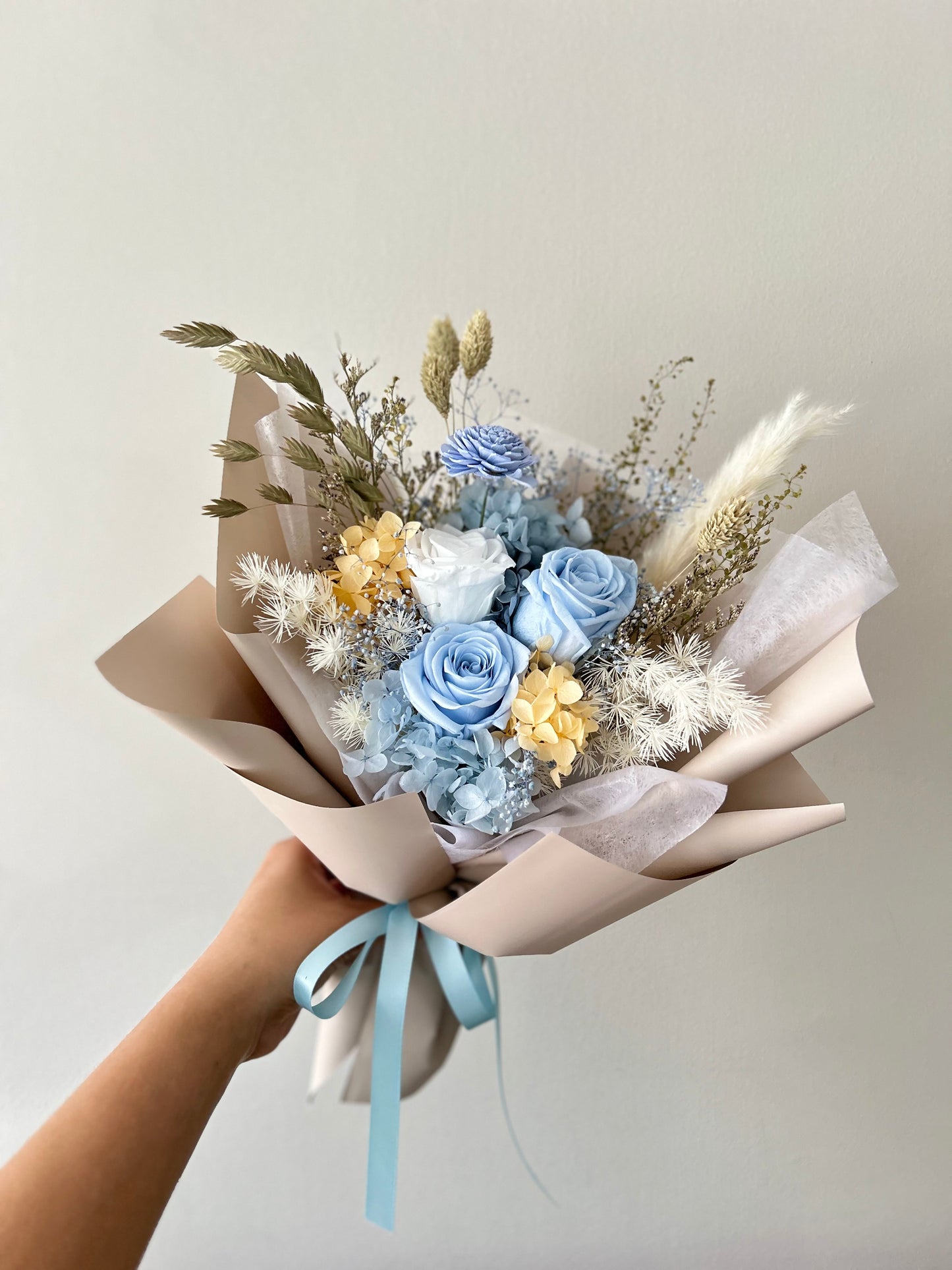 Blue rose flower bouquet