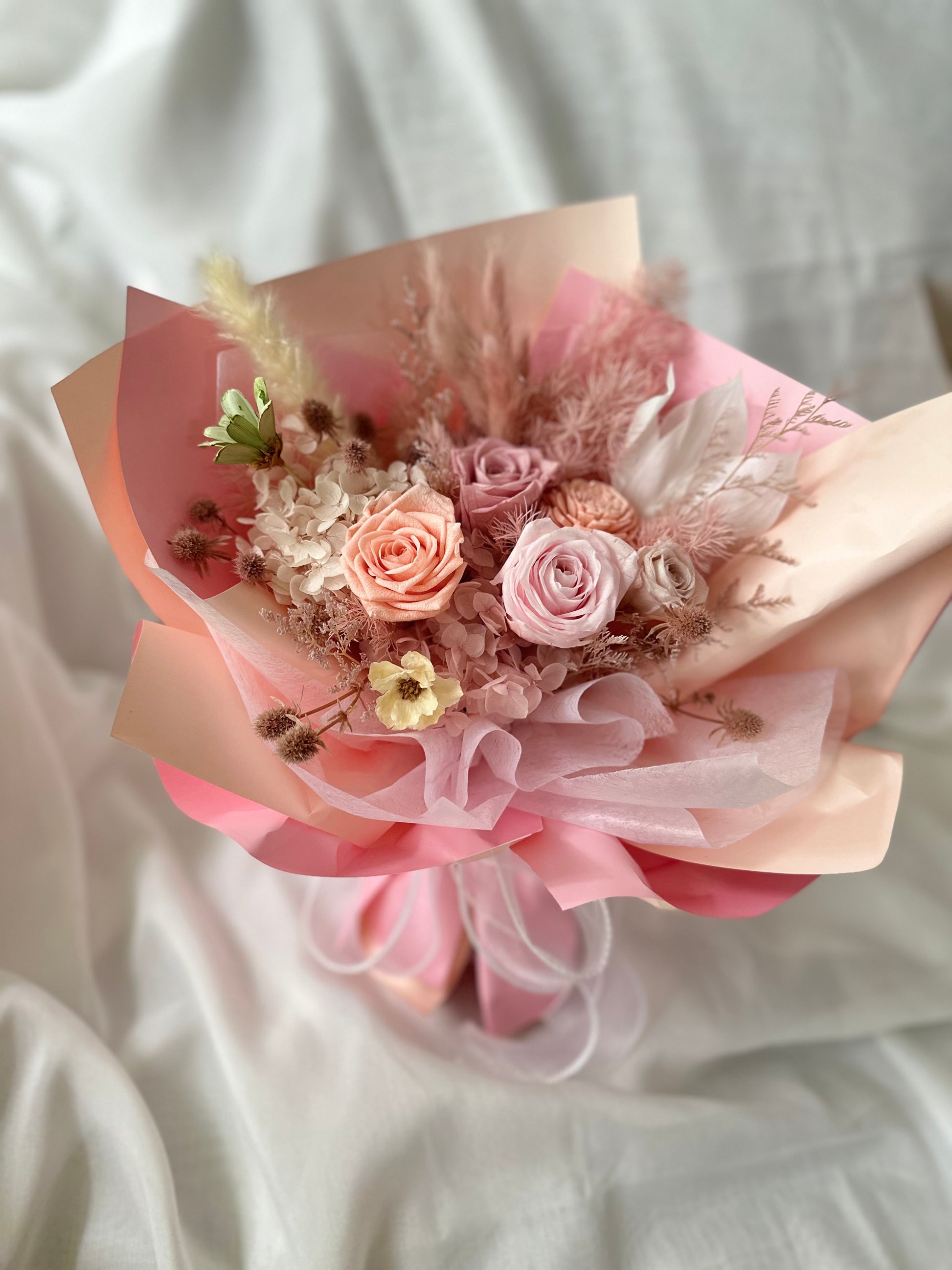 Sweet valentine pink flower bouquet