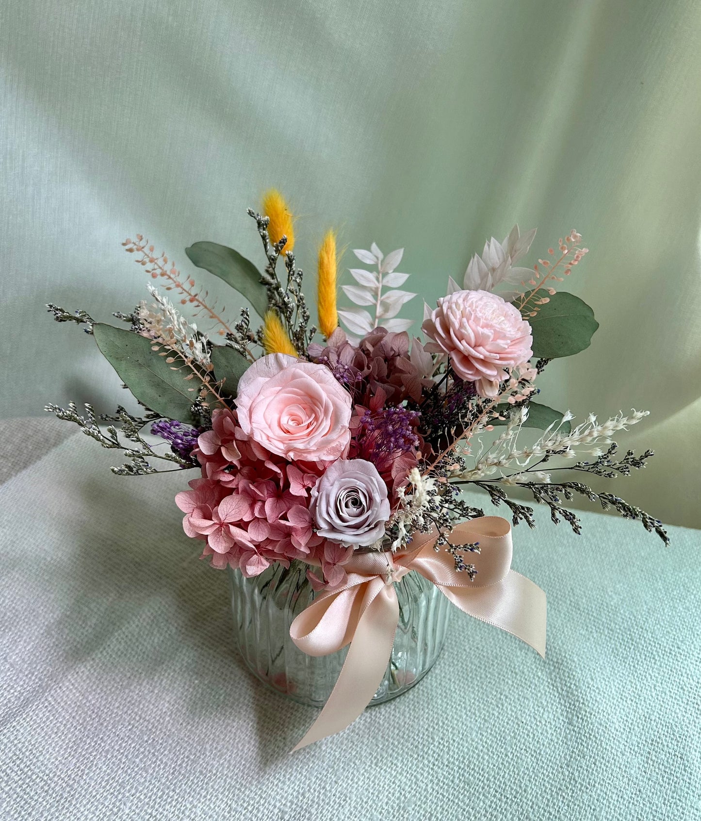 Rose pink flower vase arrangement